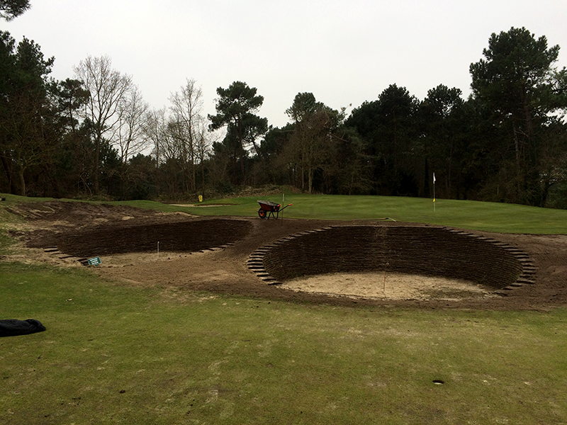 Op de Golf te Knokke zijn de renovatiewerken gestart voor de winterperiode 2015-2016